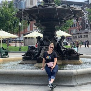 Meet your Posher, Stephanie